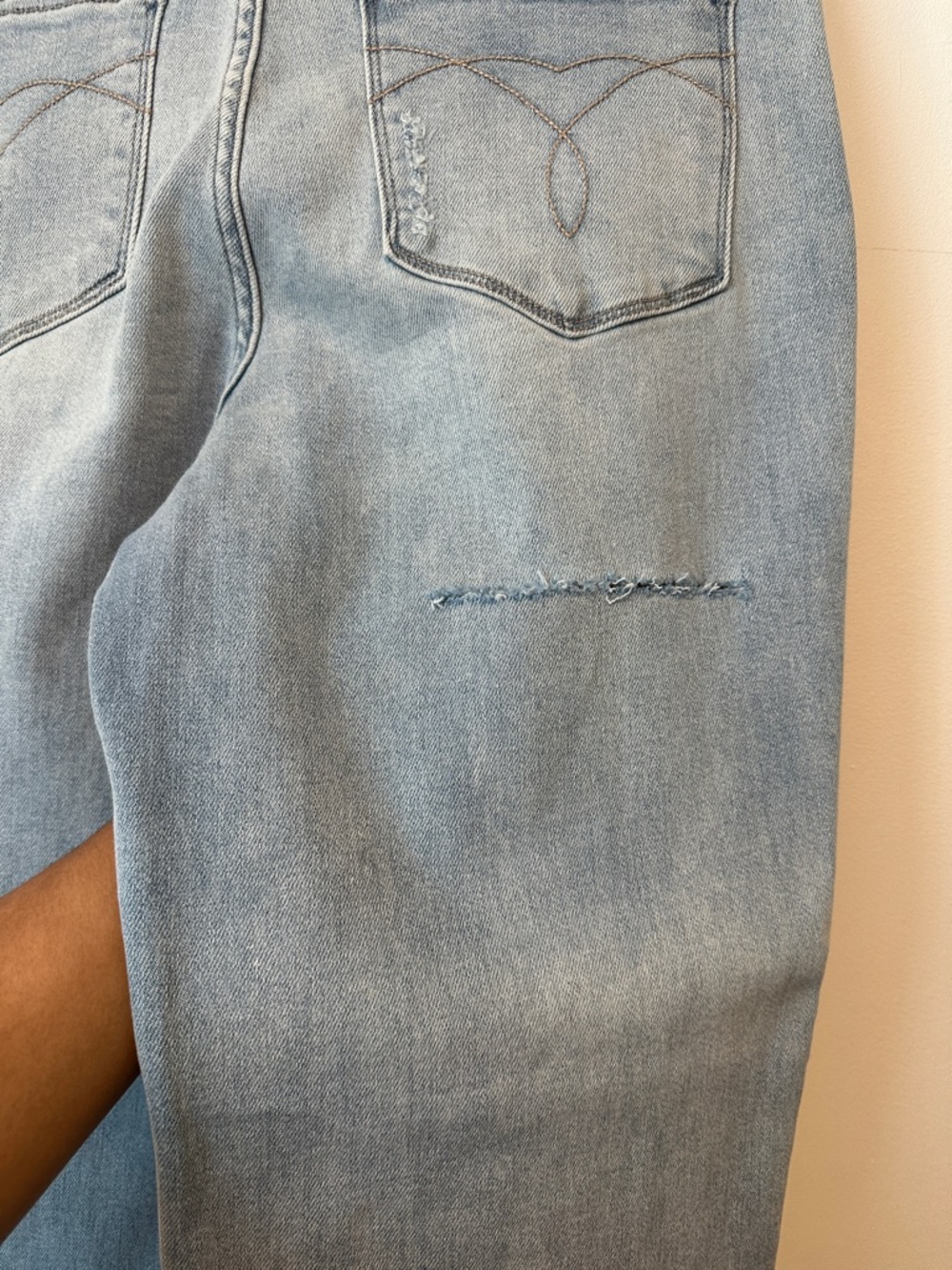 Judy Blue Light Blue Straight Leg Jeans with Knee Distress - Picture 7 of 10